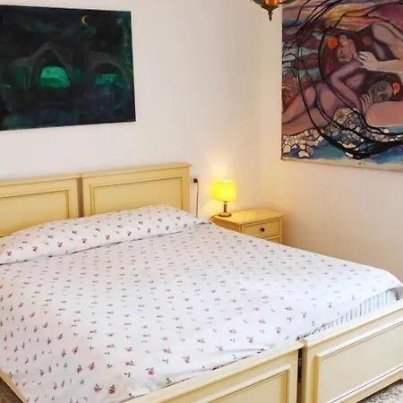 Re Piano Lägenhet *