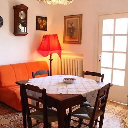 Re Piano Lägenhet Modigliana