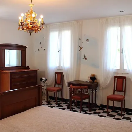 Re Piano Apartmán *
